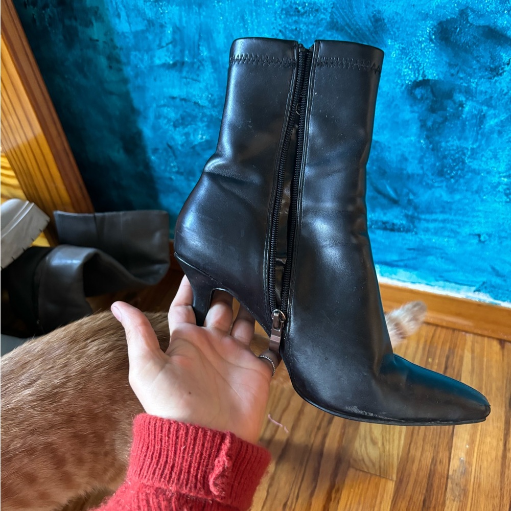 Going Out Boot - Picture 2 of 2